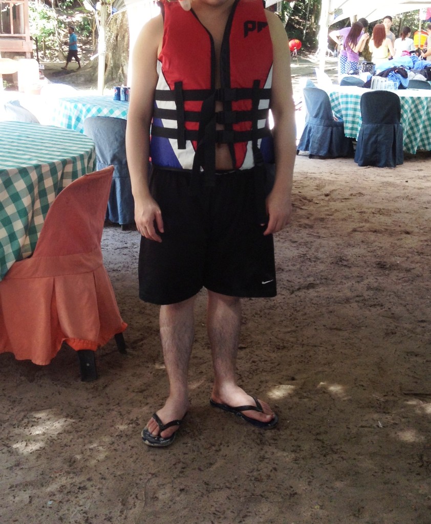 穿上救生衣的小編