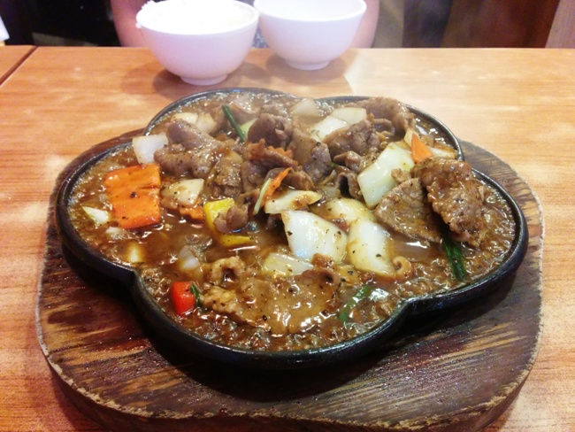 超吸引的台式鐵板牛肉! 超讚!