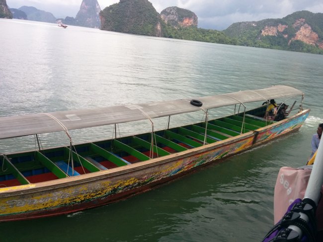 需要換另一艘船登島
