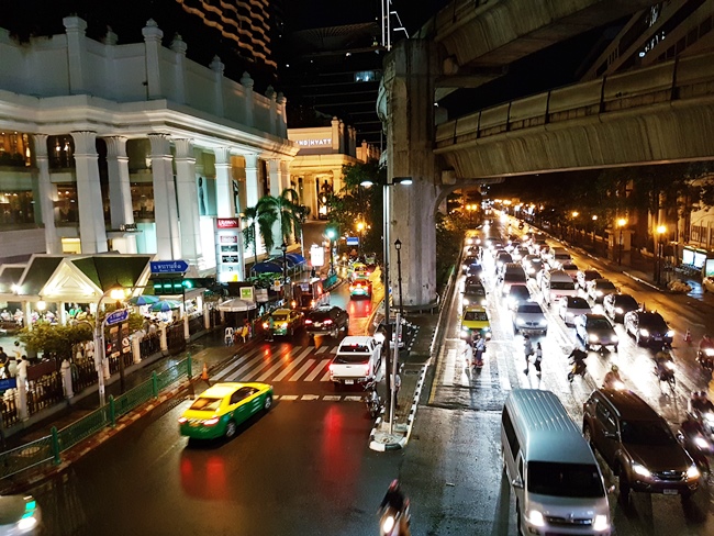 曼谷市中心晚上