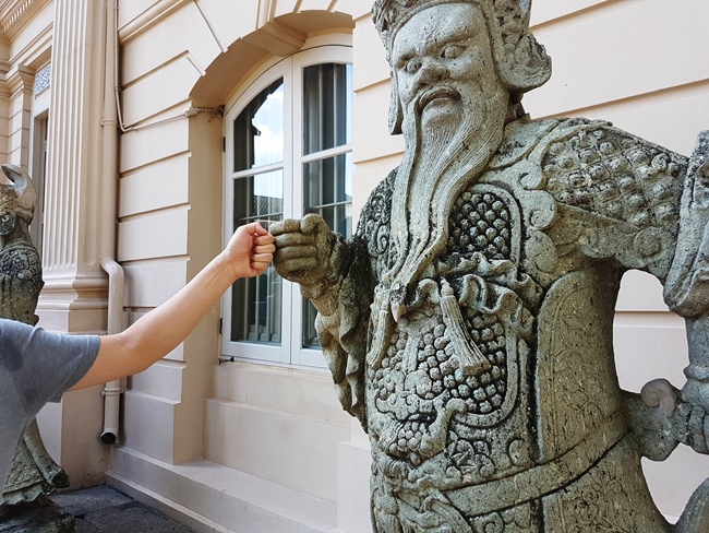 好吧,小編臨走前也和古代武將來個美式打招呼吧~