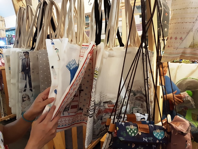 還是河濱夜市好