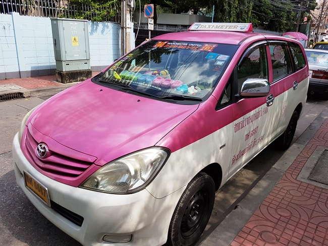回酒店時看到粉紅的士,粉紅控應該會很喜歡吧~