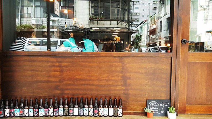 門口簡約的設計