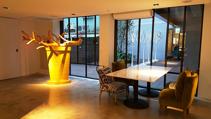 陳列藝術家的作品