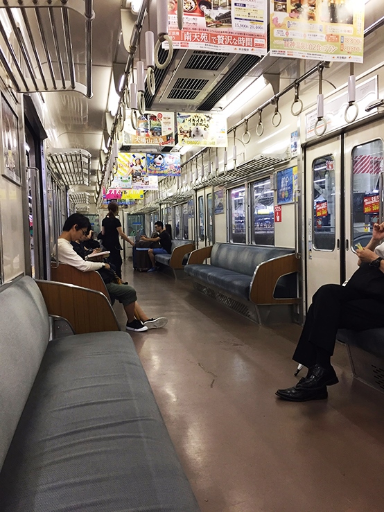 上車的人不算多